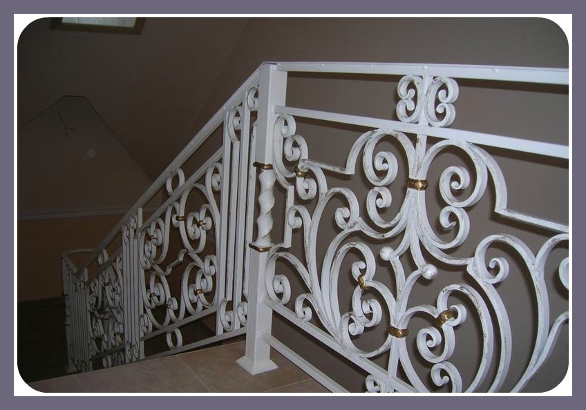 Ограждение для лестницы с кованым рисунком модель 102