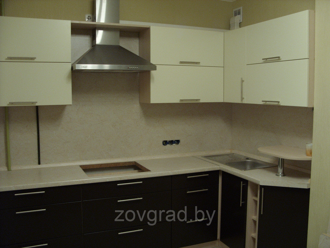 Угловая модульная кухня из пластика двух цветов серый и черный - фото 5 - id-p91315963
