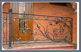 Ограждения для балкона и террас с коваными завитками и листьями модель 167