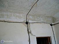 Прокладка кабеля в штробе