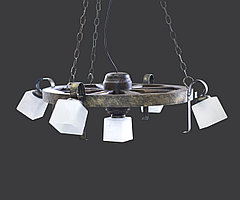 Cостаренная люстра из колеса от телеги на 5 ламп