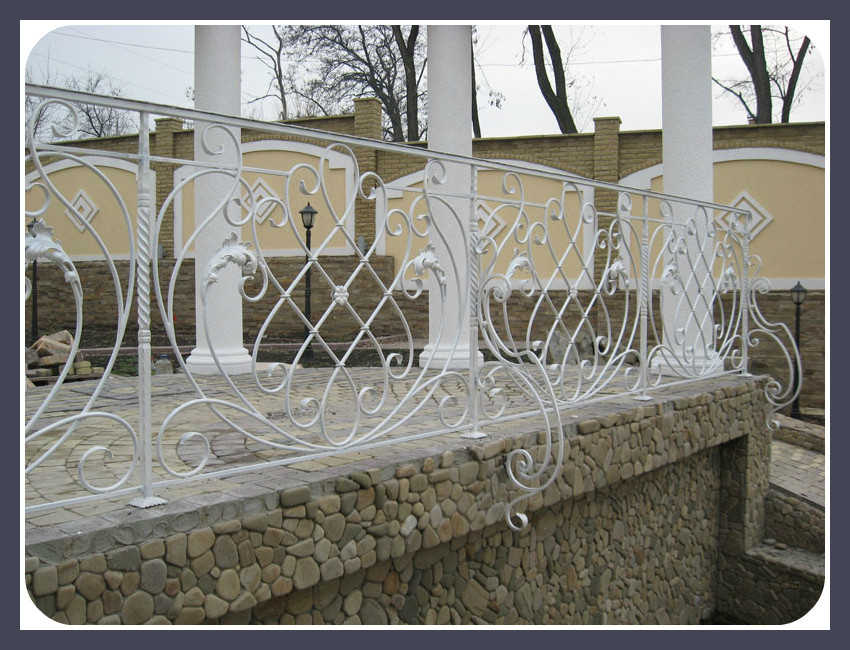 Ограждение балконное с кованым орнаментом модель 113 - фото 1 - id-p45570751