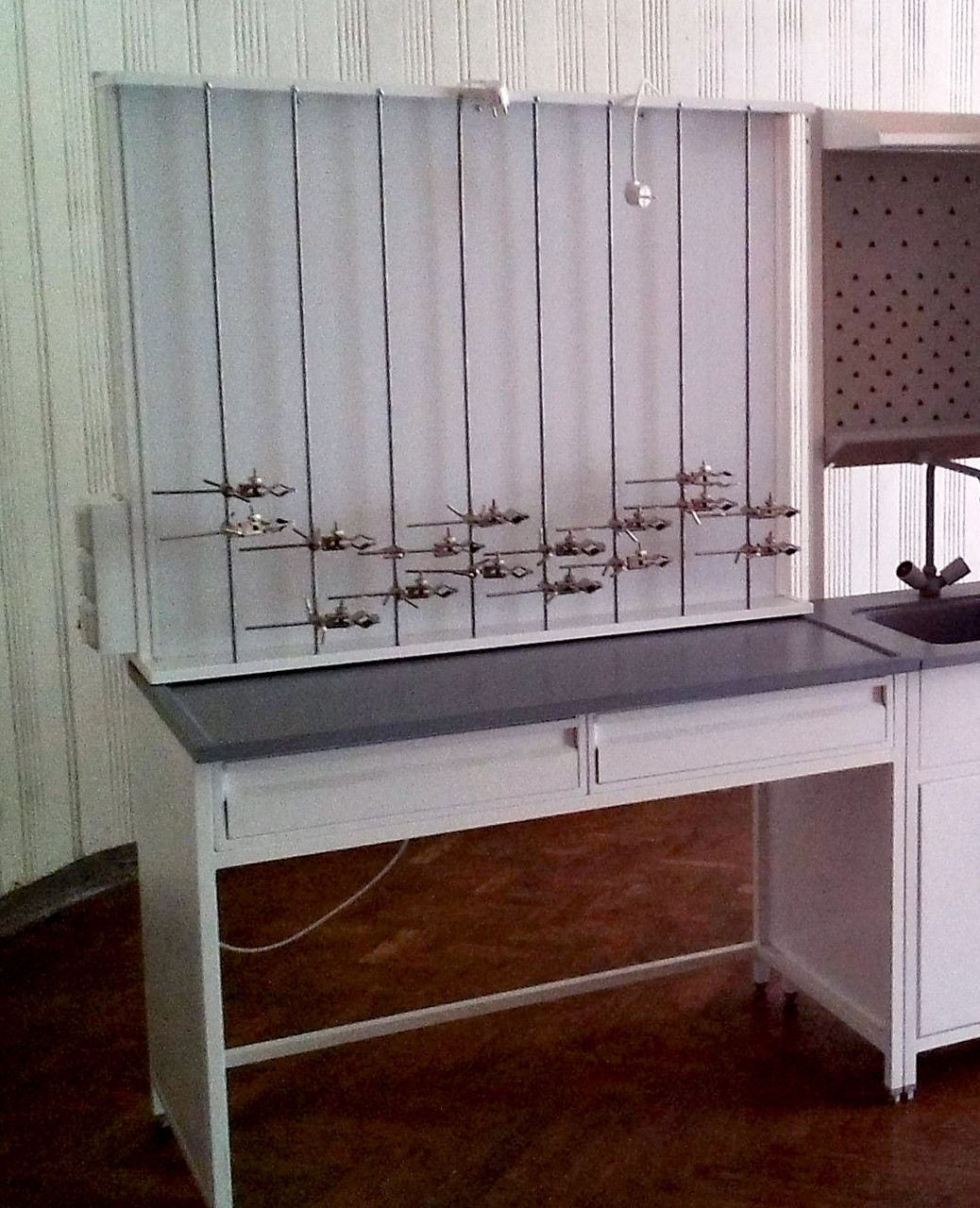 Мебель лабораторная стол титровальный