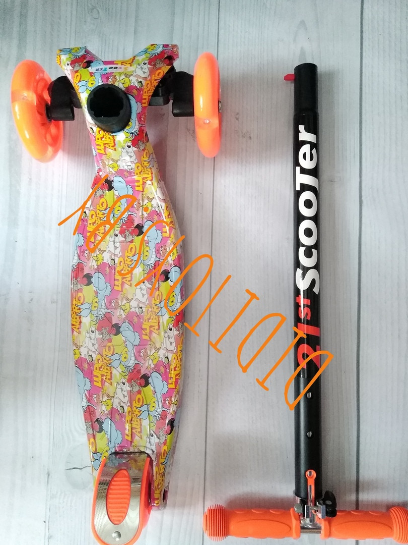 ДЕТСКИЙ САМОКАТ SCOOTER MAXI  PRINT GRAFFITI СВЕТЯЩИЕСЯ КОЛЕСА