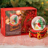 Подарочный новогодний набор «Олени» снежный шар + украшения