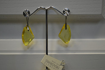 Желтые серьги с крупными кристаллами Swarovski