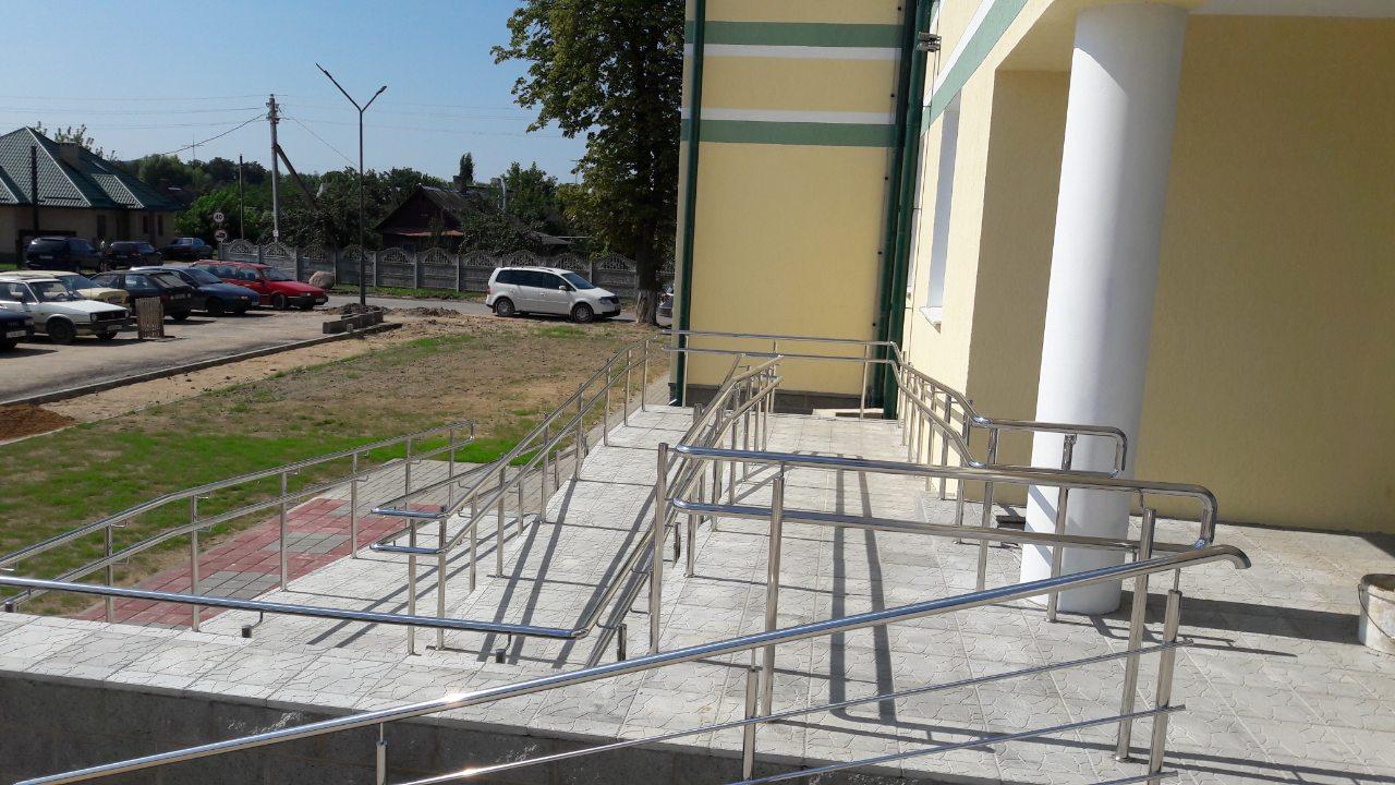 Устройство ограждений трибун, лестниц и безбарьерной среды на объекте Санаторий Свитанок