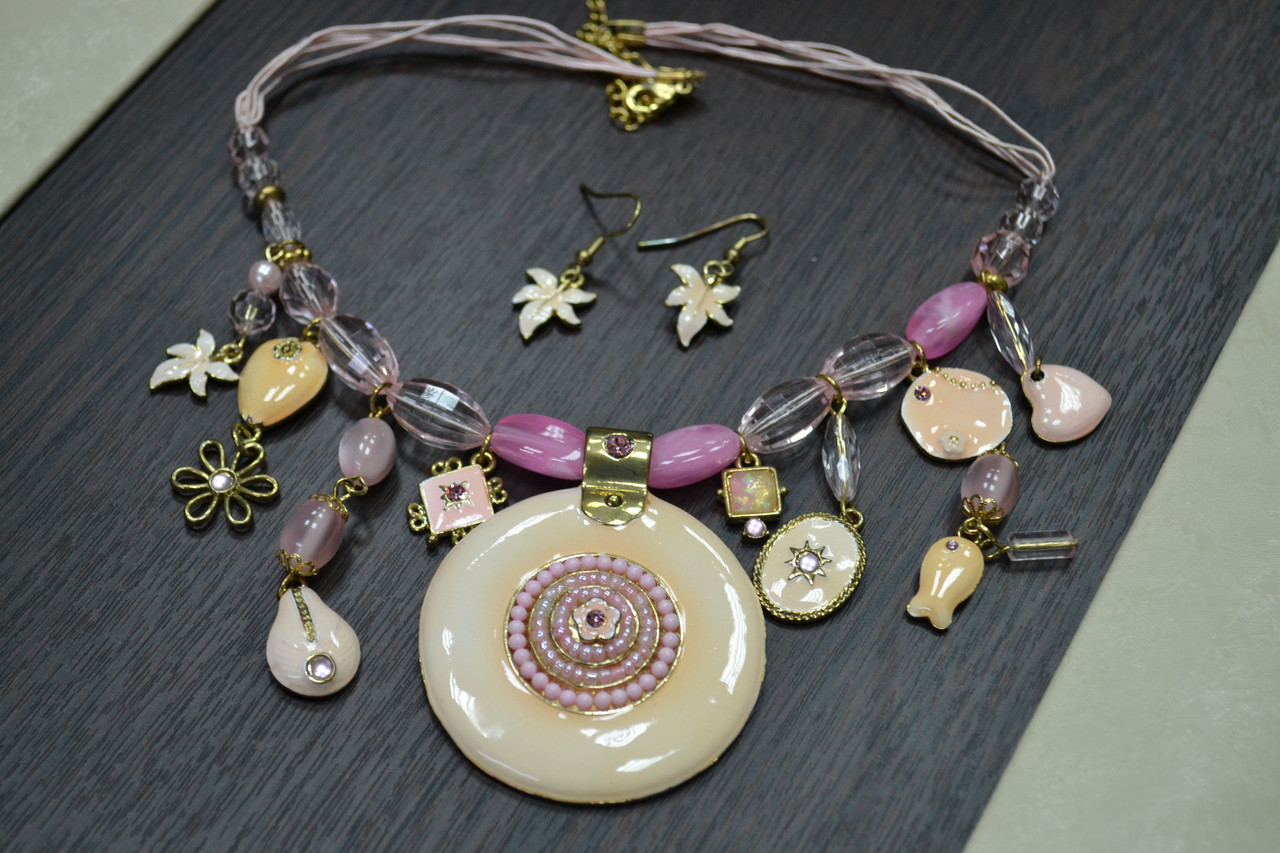 Красивый, летний комплект , ( колье,серьги )