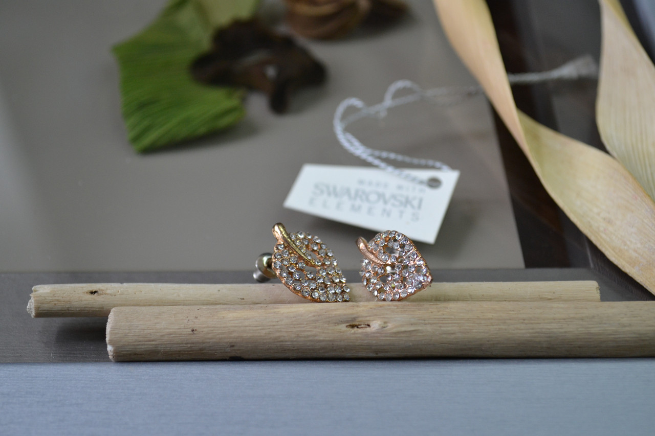 Серьги гвоздики, Листочки, с кристаллами Swarovski