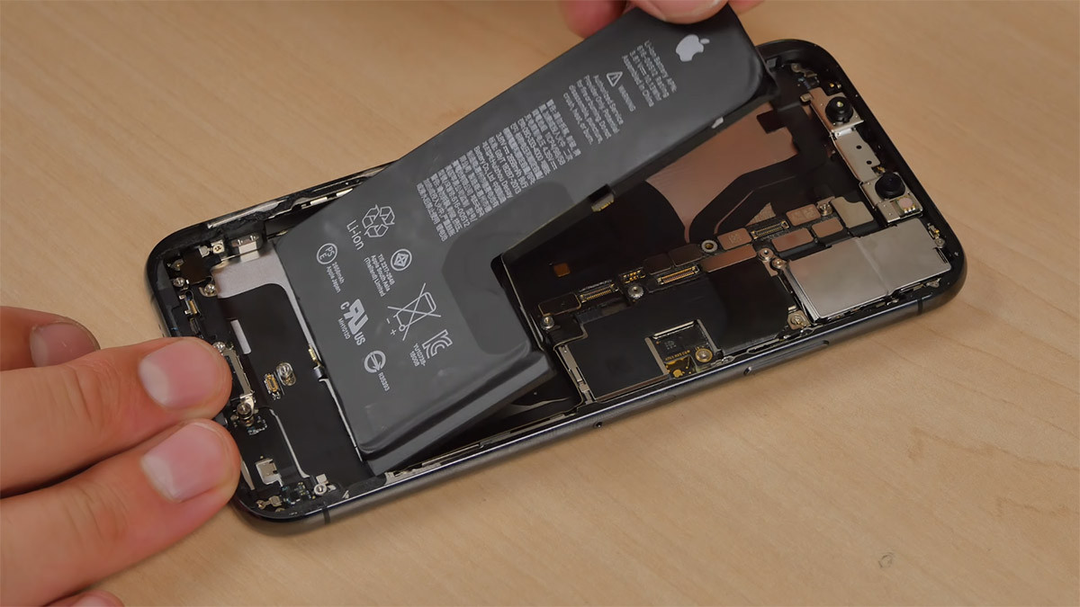Замена батареи Apple iPhone Xs