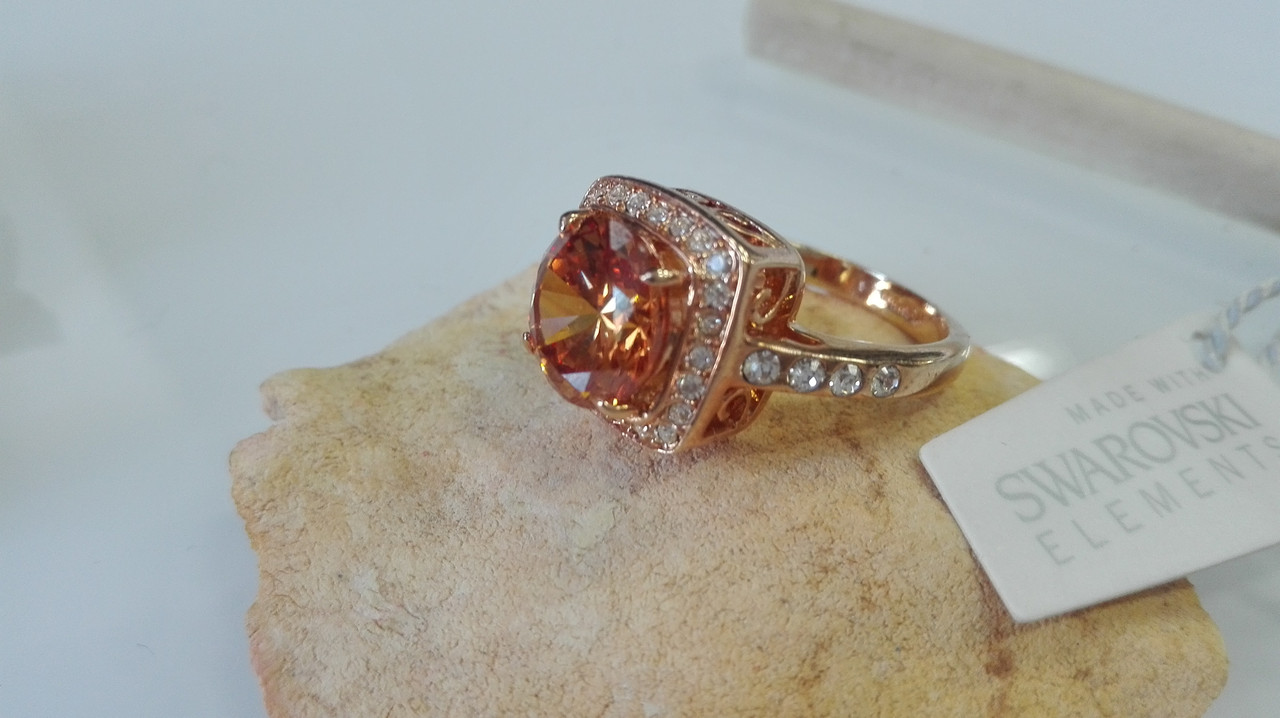 Кольцо с кристаллами Swarovski