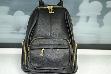 Красивый черный  рюкзак из экокожи