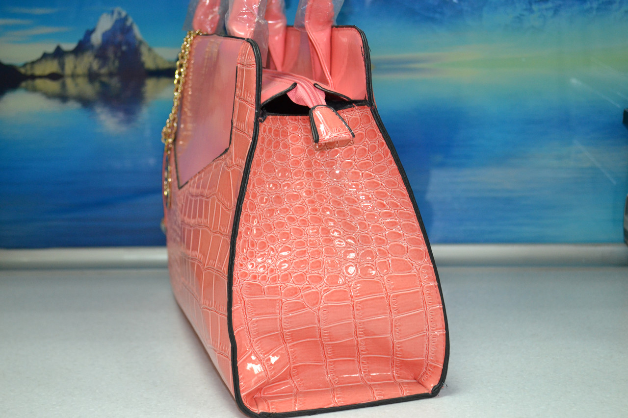 Красивая розовая, лаковая сумка - фото 2 - id-p95124213