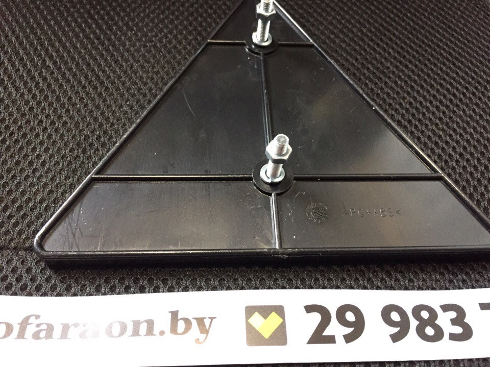 Треугольный светоотражатель с винтами. DOB-030A - фото 4 - id-p82143185