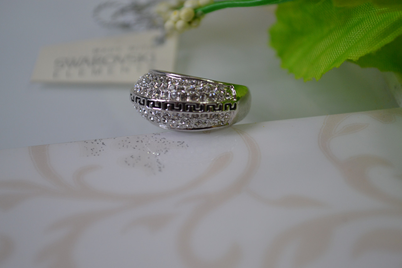 Красивое кольцо с кристаллами Swarovski - фото 2 - id-p95394795