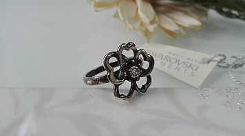  Кольцо Цветок в серебре с кристаллами Swarovski