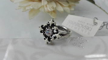 Кольцо красивое, с  кристаллами Swarovski