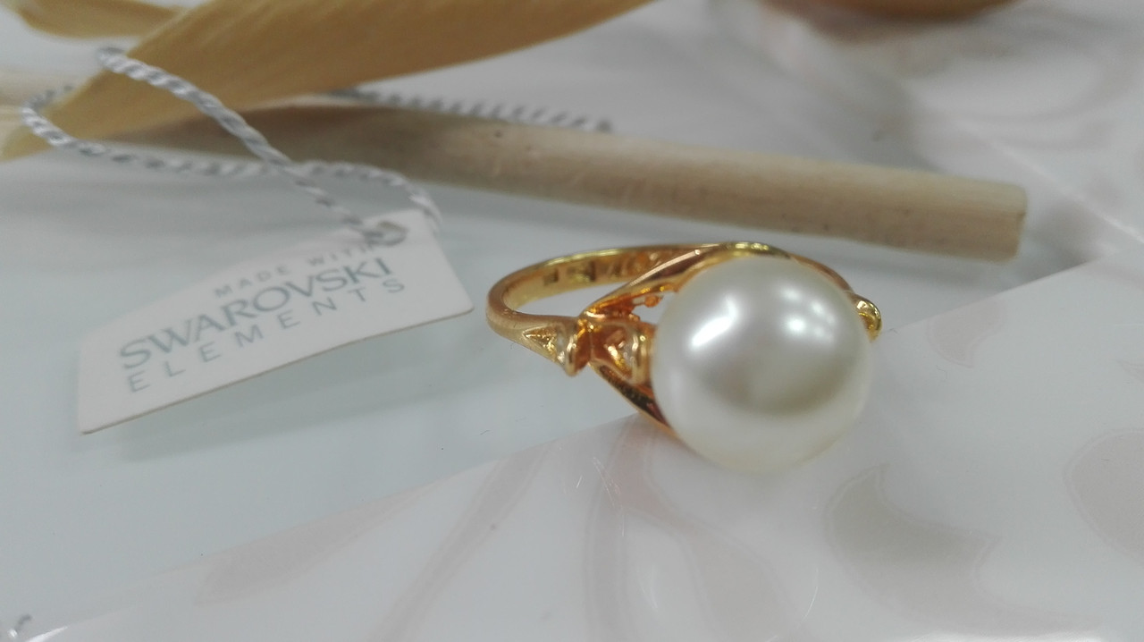 Красивое кольцо с кристаллами Swarovski и жемчугом