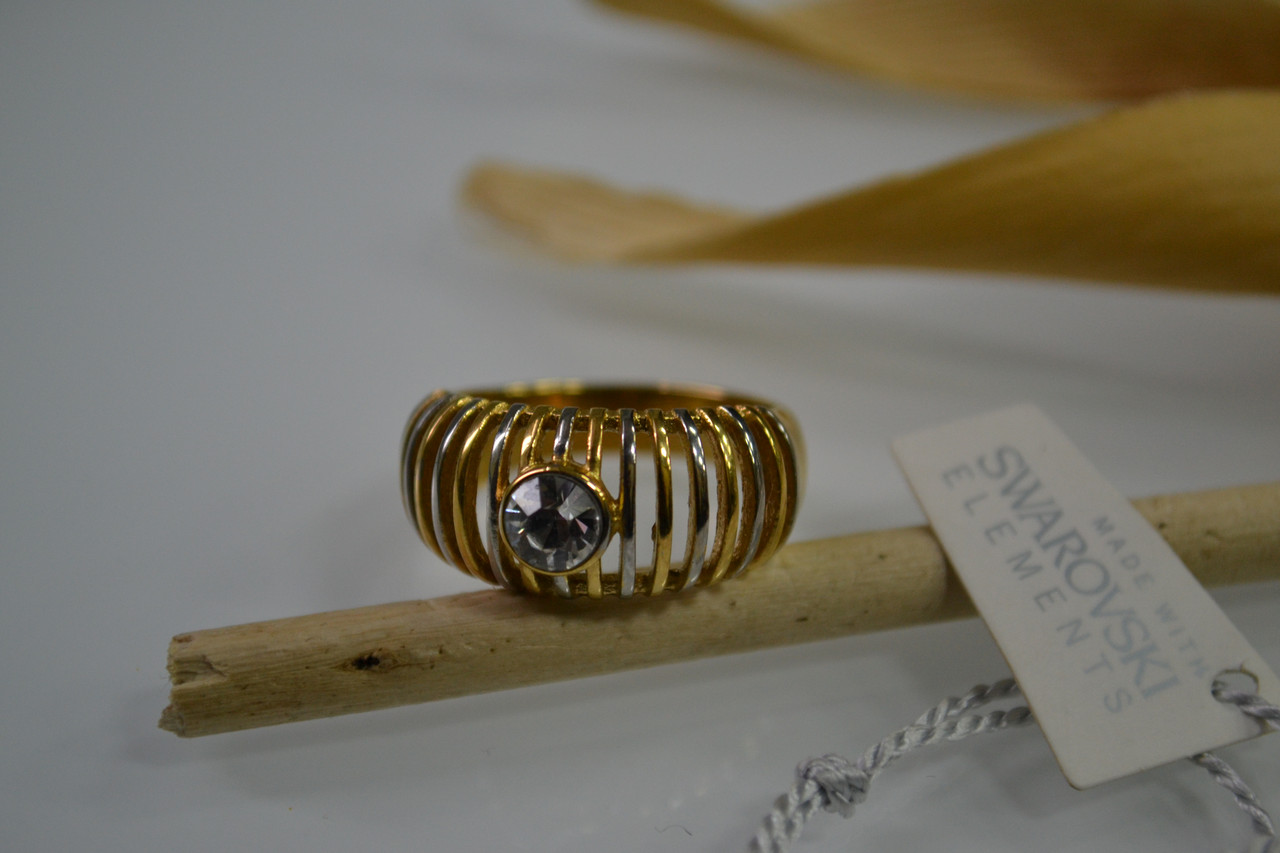 Красивое кольцо  с кристаллами Swarovski 