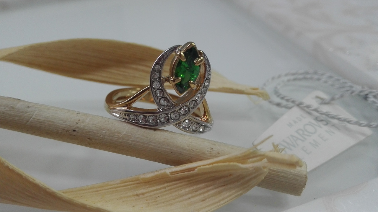 Кольцо красивое, с кристаллами Swarovski