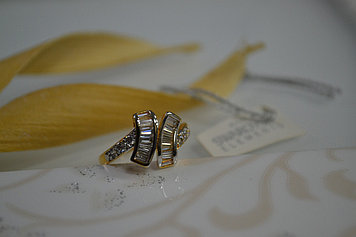 Красивое кольцо с   кристаллами Swarovski  