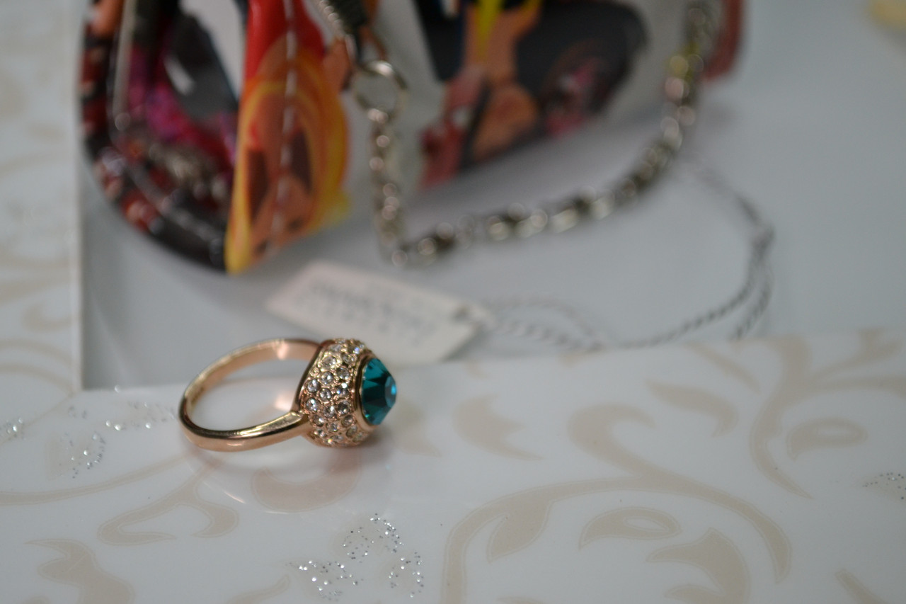 Кольцо с кристаллами Swarovski