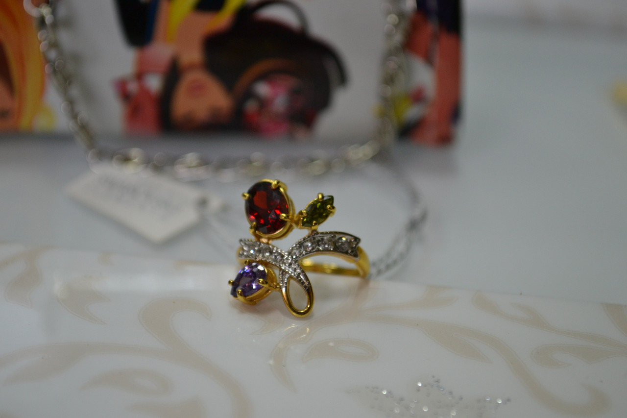 Кольцо с кристаллами Swarovski
