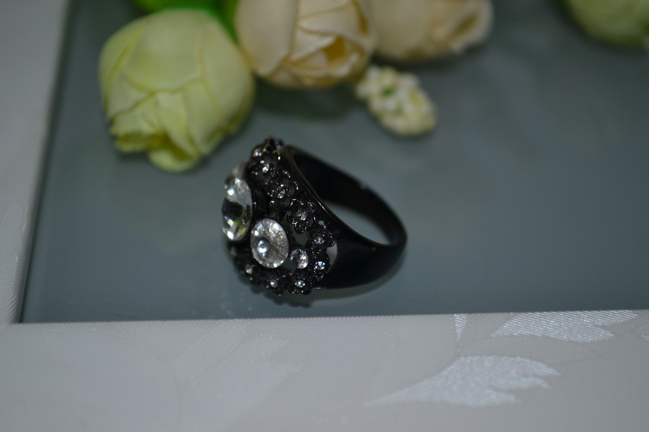 Черное кольцо со стразами - фото 1 - id-p95746200