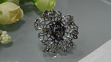 Красивое кольцо Ажурный цветок с черным камнем