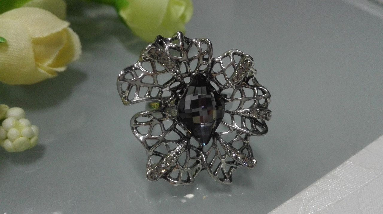Красивое кольцо Ажурный цветок с черным камнем - фото 1 - id-p95748436