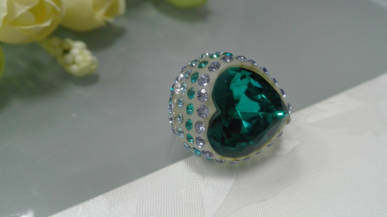 Красивое кольцо Сердце, с зеленым камнем - фото 2 - id-p95748545