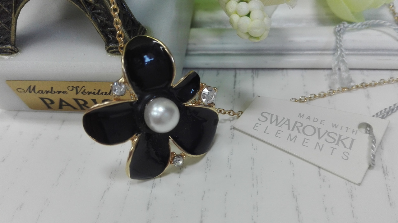 Красивая подвеска Цветокс кристаллами Swarovski и жемчугом