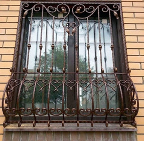 Кованые решетки на окна 21