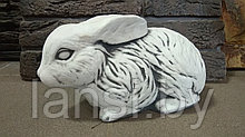 Скульптура " Заяц мама"