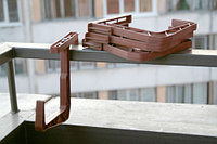 Крепление для балконного ящика (белое, тёмно-коричневое, графитовое)