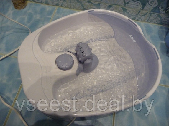Массажная ванночка (гидромассажер)для ног AEG FM 5567 weis-grau, фото 2
