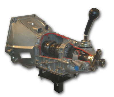  Стенд Механическая коробка переключения передач от заднеприводного автомобиля семейства ВАЗ 2101-07 в разрезе