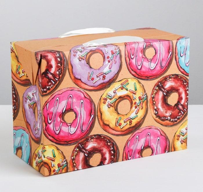 Подарочная коробка-пакет «Сладкие пончики» 28 × 20 × 13 см