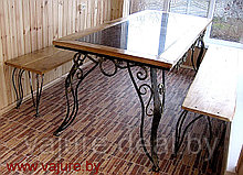 Комплект кованой мебели: стол и 2 скамейки