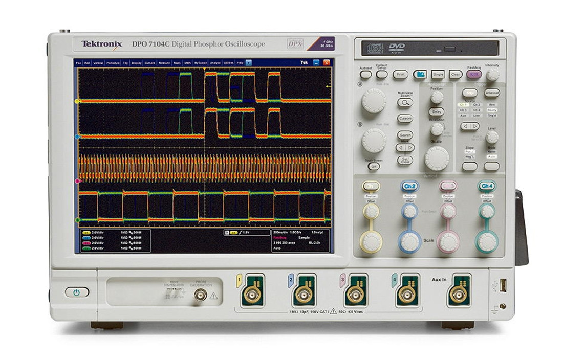 Осциллограф цифровой DPO7104C