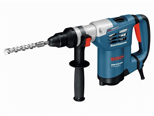 Перфоратор BOSCH GBH 4-32 DFR в чем.