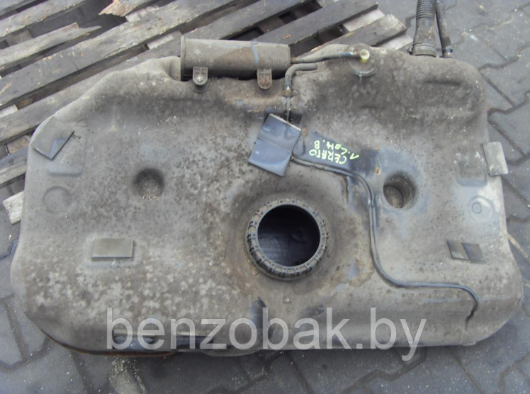 ТОПЛИВНЫЙ БАК БЕНЗОБАК KIA CERATO БЕНЗИН
