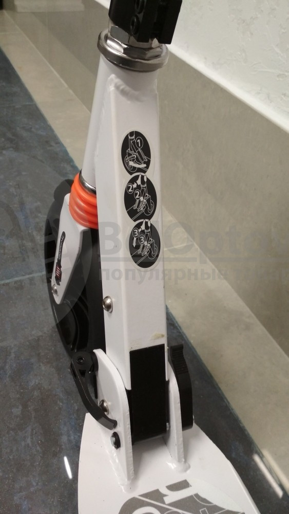 Самокат скутер Urban Scooter FAVORIT XZ-116 с 2 амортизаторами до 100 кг. - фото 4 - id-p98897963