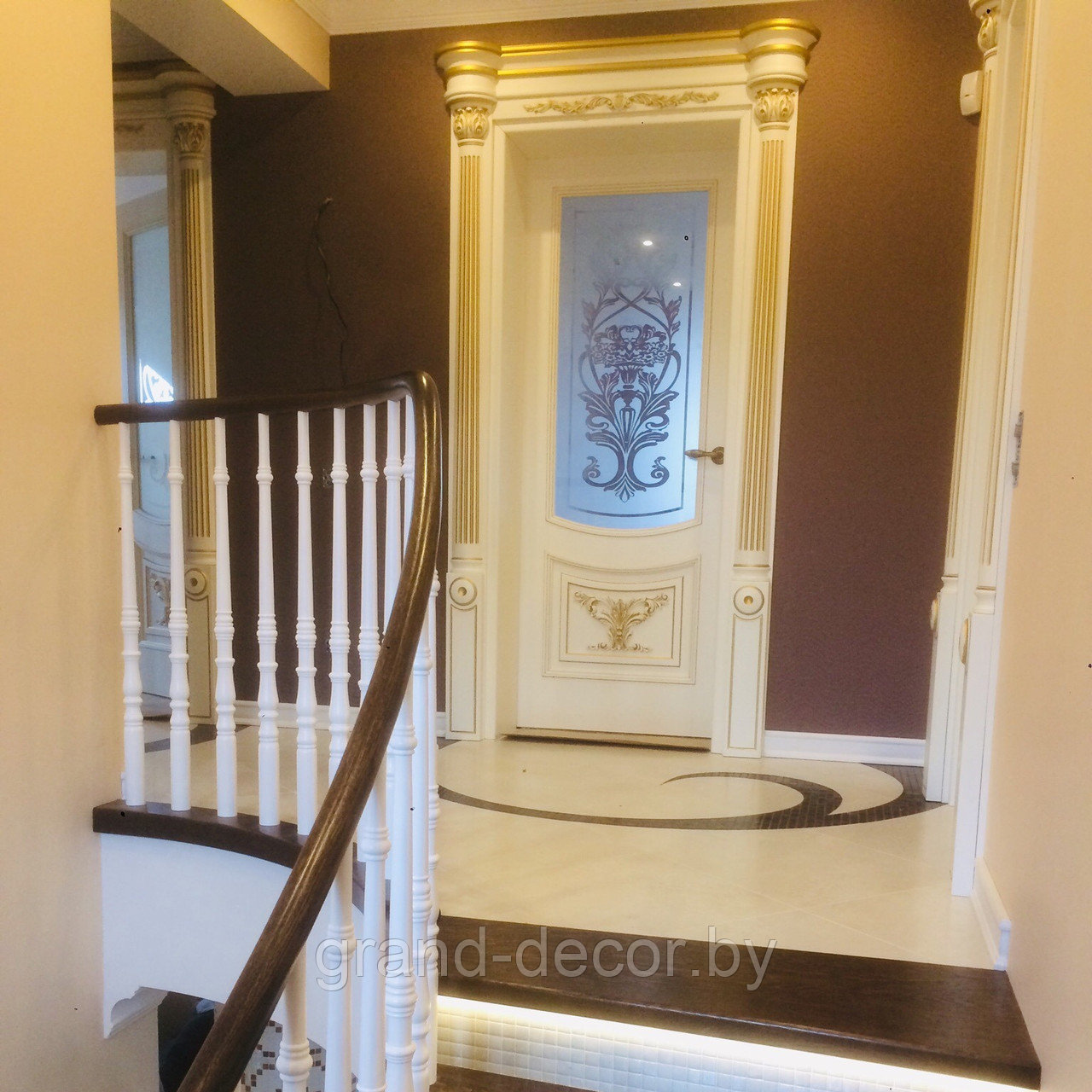 Покраска межкомнатных дверей из МДФ с эффектом золота - фото 1 - id-p61368045