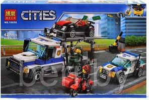10658 Конструктор Bela Cities "Ограбление грузовика транспортировщика" 427 деталей, аналог Lego City 60143