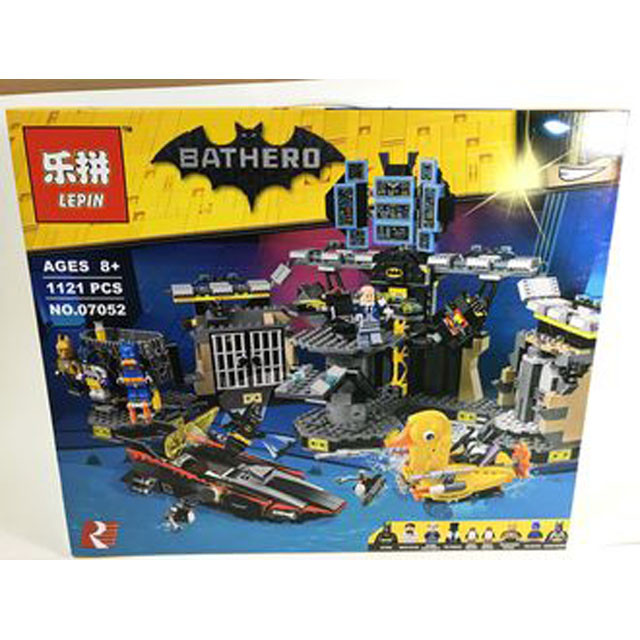 Конструктор Lepin 07052 Batman Нападение на Бэтпещеру (аналог Lego Batman Movie 70909) 1121 деталь - фото 1 - id-p100260937