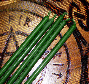 Свечи восковые ритуальные зеленые (двухчасовые)