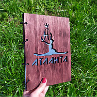 Блокнот в деревянной обложке с логотипом "Атланта"