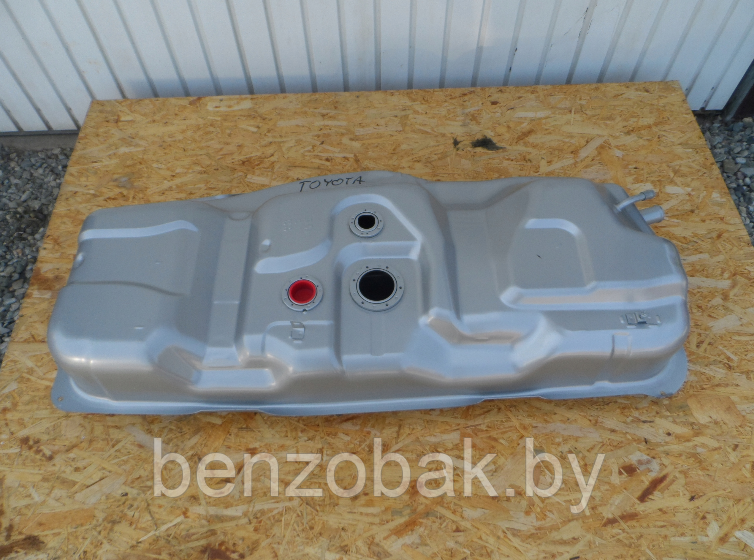 НОВЫЙ ТОПЛИВНЫЙ БАК БЕНЗОБАК 77201-26605 77001-26601 TOYOTA HIACE 1995-2006 2.4D / 2.5 D-4D / 2.4 / 2.7