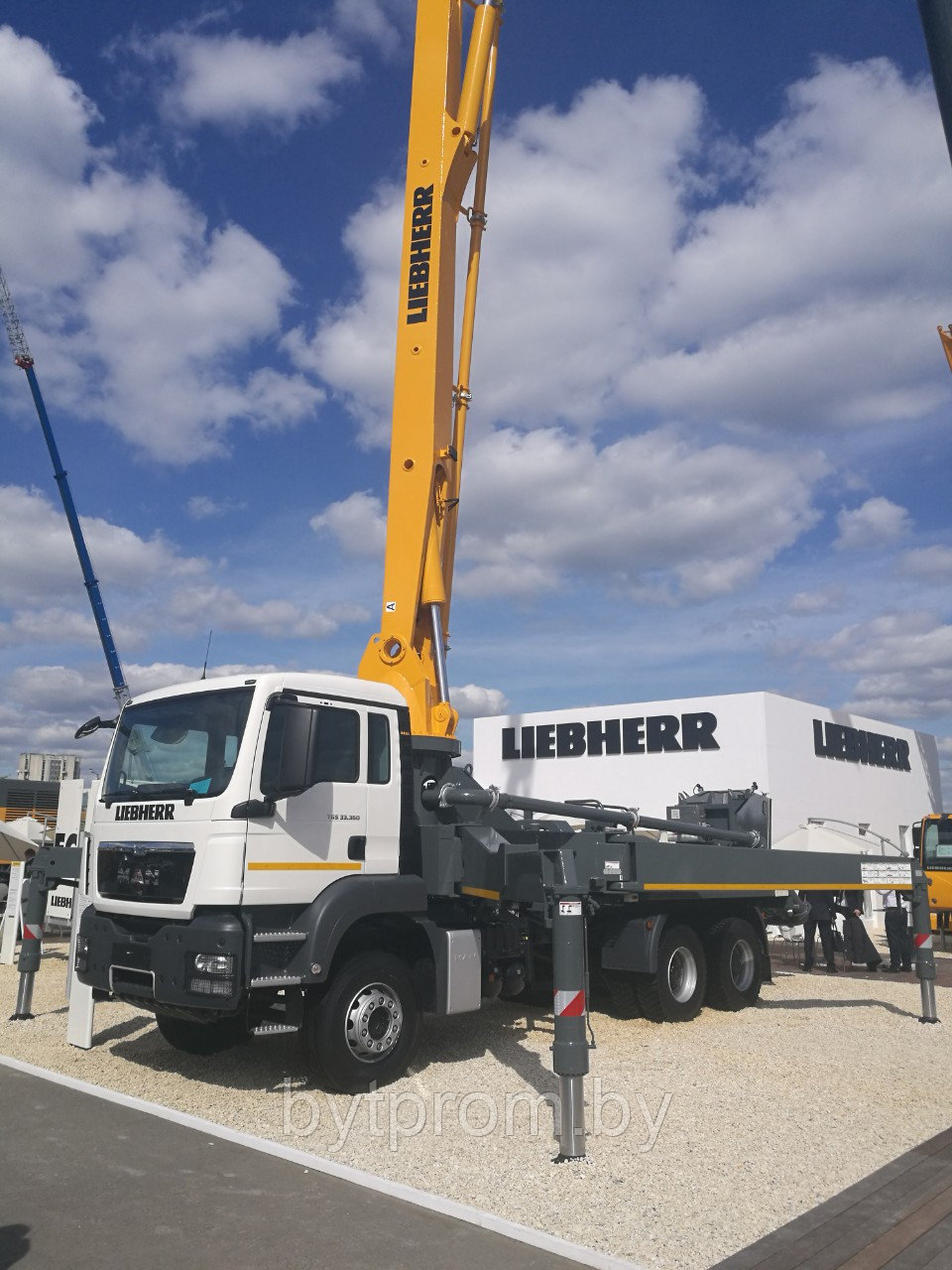 Автобетононасос Liebherr 37 Z4 MAN - фото 3 - id-p101635736